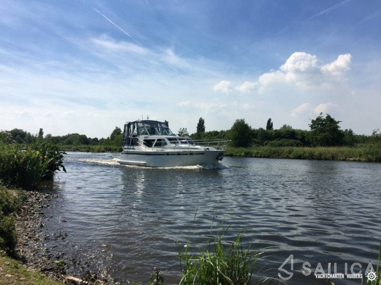 Pedro Solano 33 - Yacht Charter Sailica