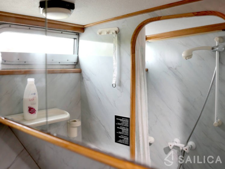 Pedro Solano 33 - Yacht Charter Sailica