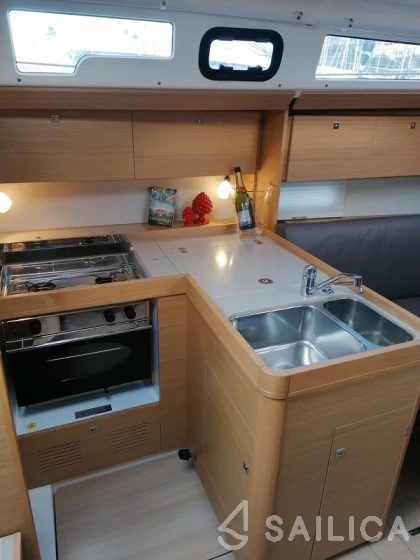 Dufour 360 GL - Yacht Charter Sailica
