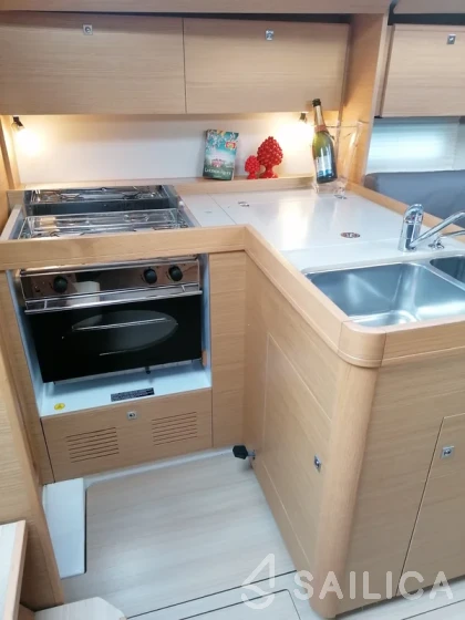 Dufour 360 GL - Yacht Charter Sailica