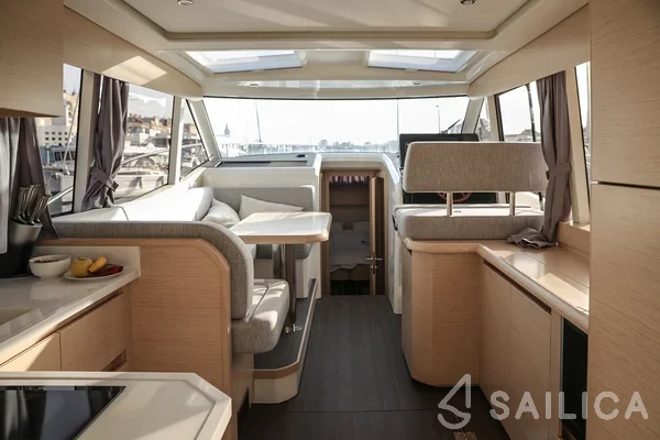 Greenline 39 - Yacht Charter Sailica