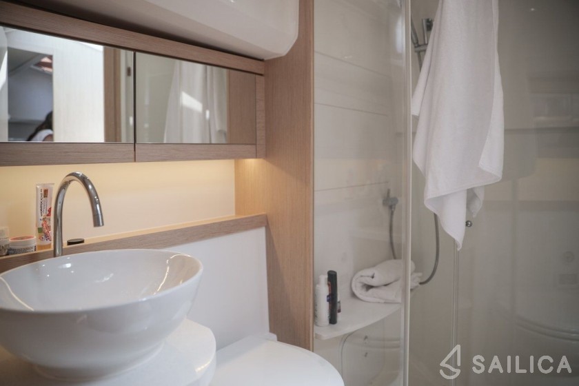 Greenline 39 - Yacht Charter Sailica