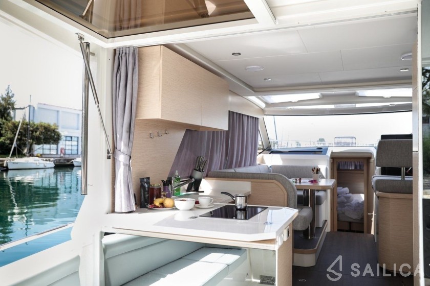 Greenline 39 - Yacht Charter Sailica