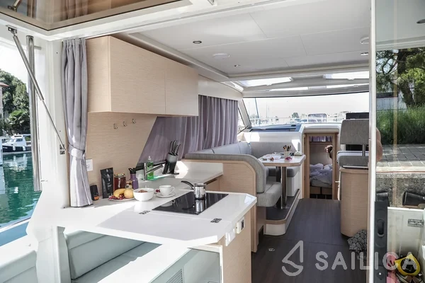 Greenline 39 - Yacht Charter Sailica