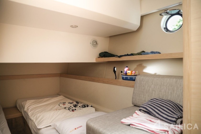 Greenline 39 - Yacht Charter Sailica