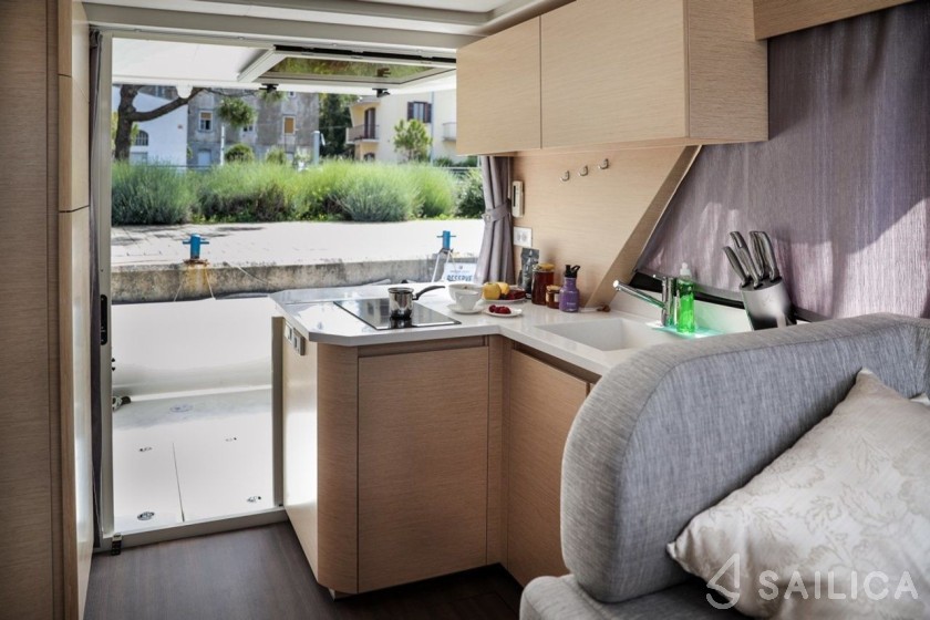 Greenline 39 - Yacht Charter Sailica