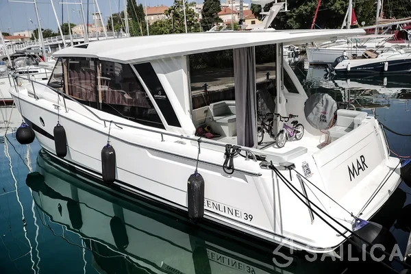 Greenline 39 - Yacht Charter Sailica