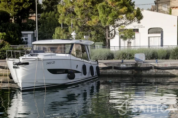 Greenline 39 - Yacht Charter Sailica
