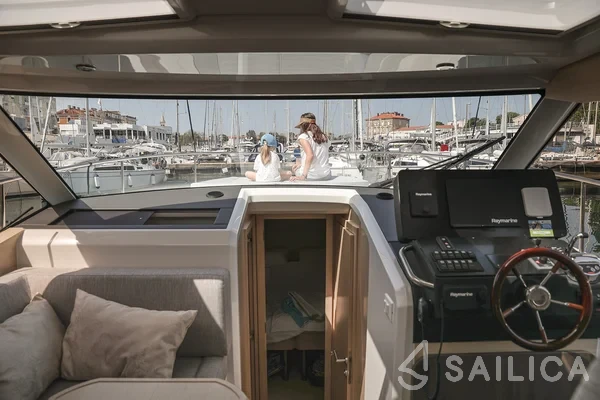 Greenline 39 - Yacht Charter Sailica
