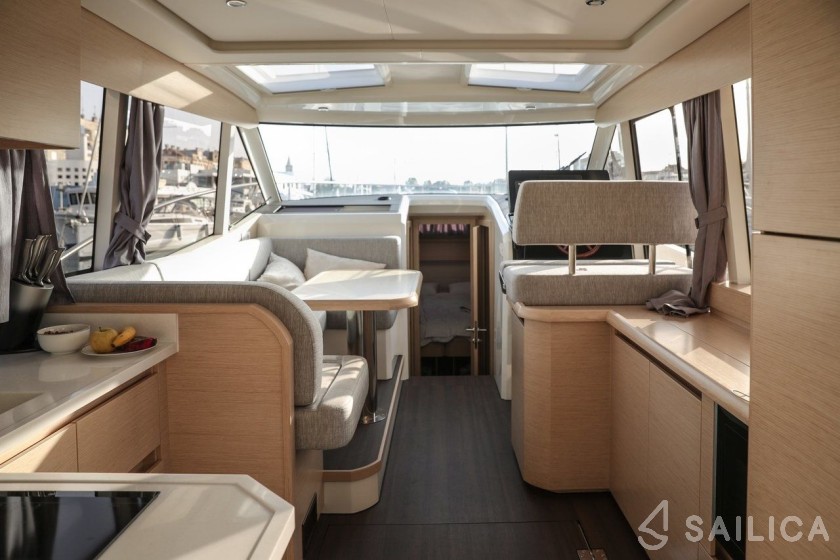 Greenline 39 - Yacht Charter Sailica