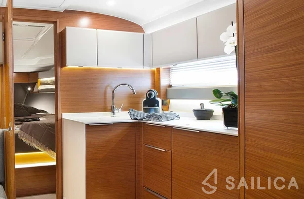 Bavaria S36 Open - Yacht Charter Sailica