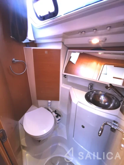 Sun Odyssey 36i - Yacht Charter Sailica