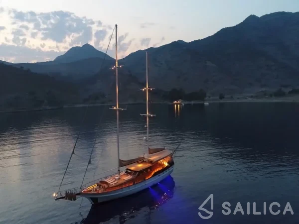 Gulet - Yacht Charter Sailica