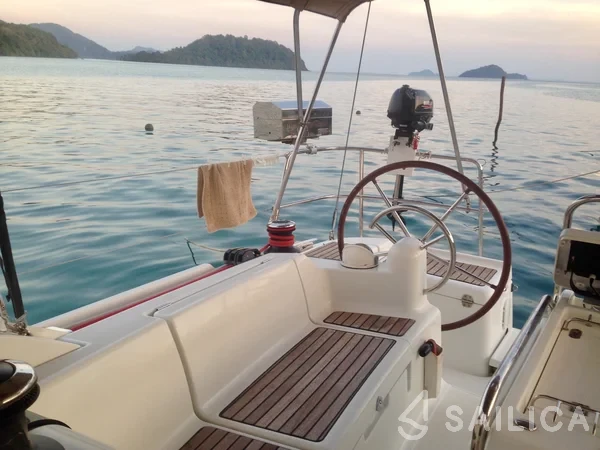 Sun Odyssey 409 - Yacht Charter Sailica