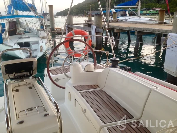 Sun Odyssey 409 - Yacht Charter Sailica