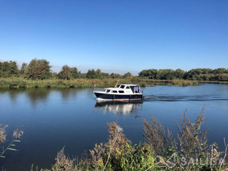 Pedro 800 - Yacht Charter Sailica