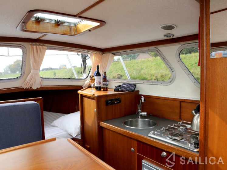 Pedro 800 - Yacht Charter Sailica