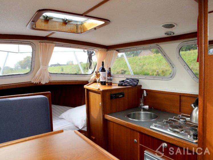 Pedro 800 - Yacht Charter Sailica