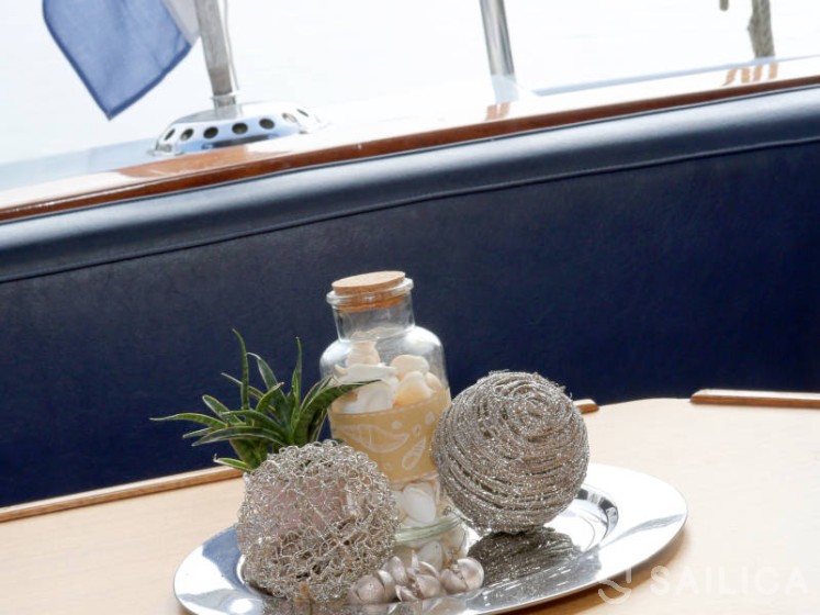 Pedro 800 - Yacht Charter Sailica