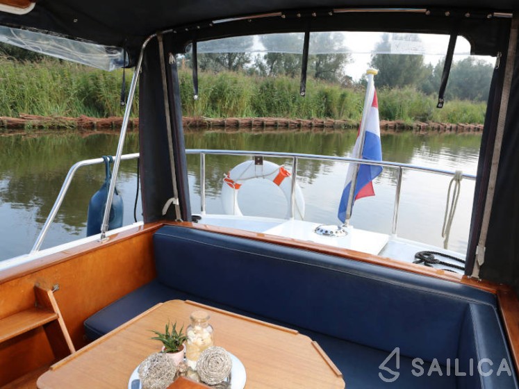 Pedro 800 - Yacht Charter Sailica