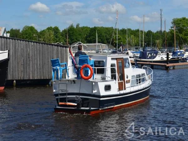 De Drait Doerak 850 AK - Yacht Charter Sailica