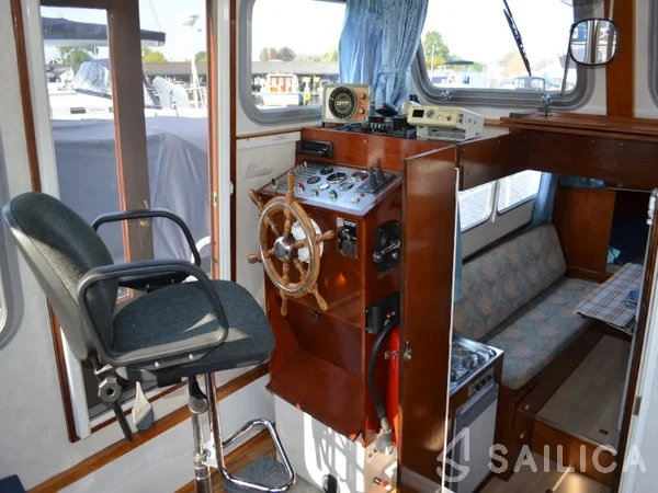 De Drait Doerak 850 AK - Yacht Charter Sailica