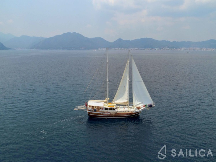 Gulet - Yacht Charter Sailica