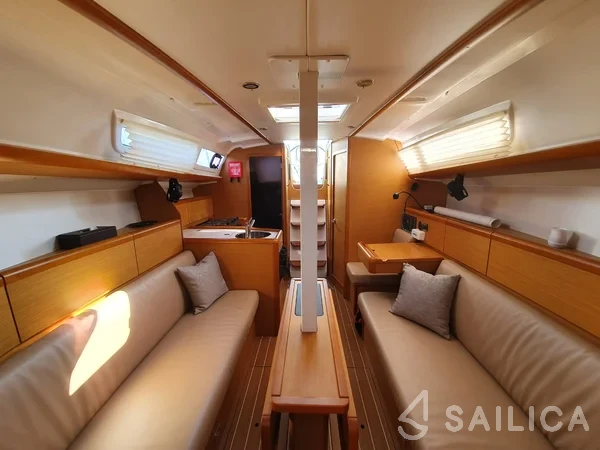 Sun Odyssey 33i - Yacht Charter Sailica