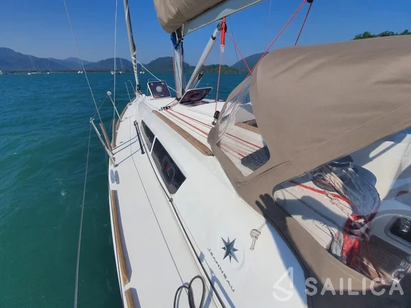 Sun Odyssey 33i - Yacht Charter Sailica