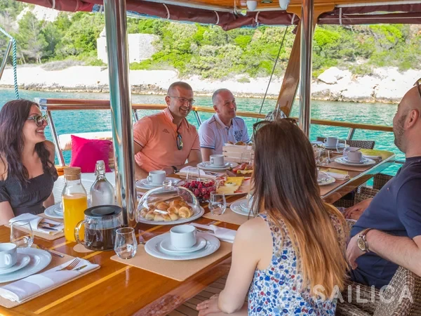 Gulet - Yacht Charter Sailica