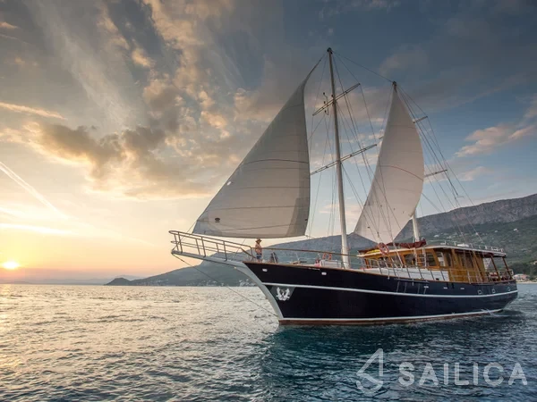 Gulet - Yacht Charter Sailica