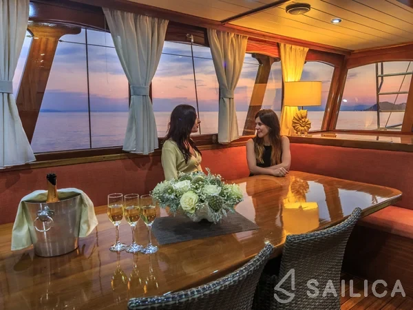 Gulet - Yacht Charter Sailica