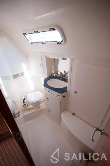 Bavaria 38 Cruiser - Yacht Charter Sailica