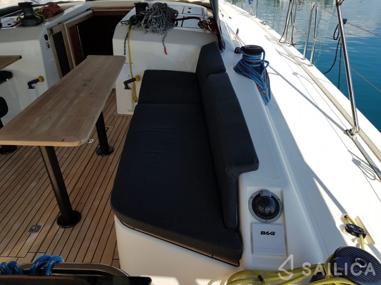 More 55 - Yacht Charter Sailica