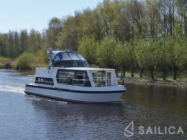 De Drait Safari Houseboat 1050 - Yacht Charter Sailica