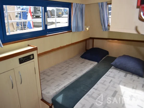 De Drait Safari Houseboat 1050 - Yacht Charter Sailica