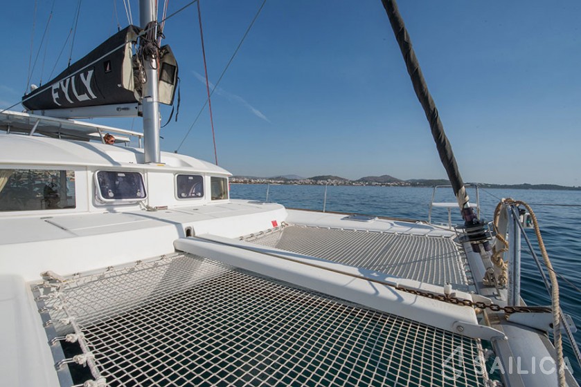 Lagoon 380 - Yacht Charter Sailica
