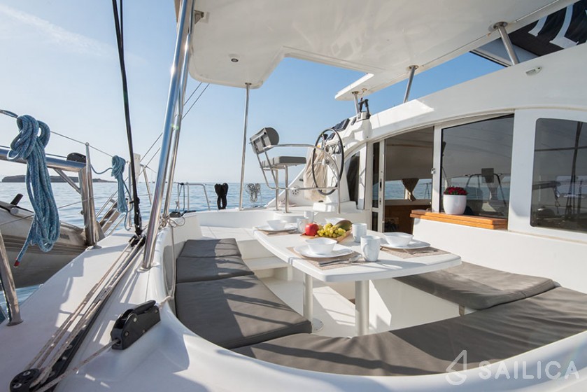 Lagoon 380 - Yacht Charter Sailica