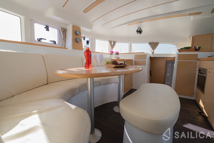 Lagoon 380 - Yacht Charter Sailica