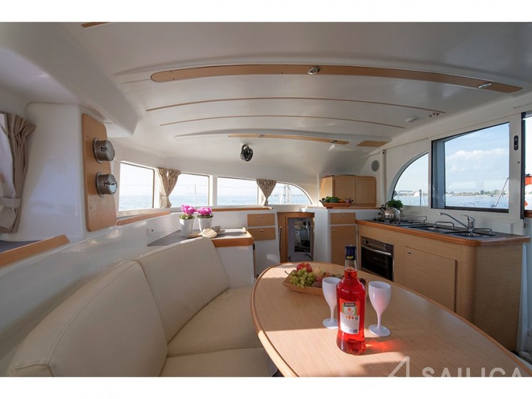 Lagoon 380 - Yacht Charter Sailica