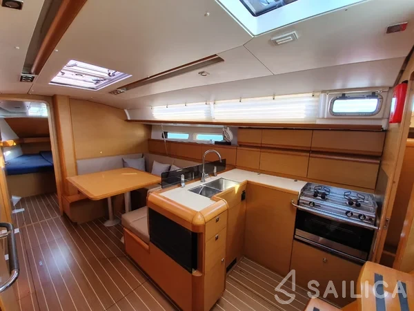 Sun Odyssey 409 - Yacht Charter Sailica