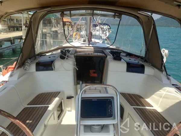 Sun Odyssey 409 - Yacht Charter Sailica