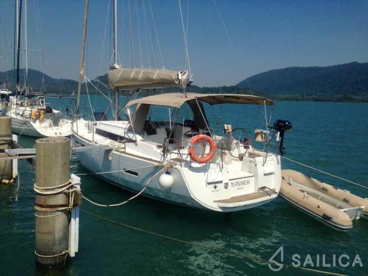 Sun Odyssey 409 - Yacht Charter Sailica