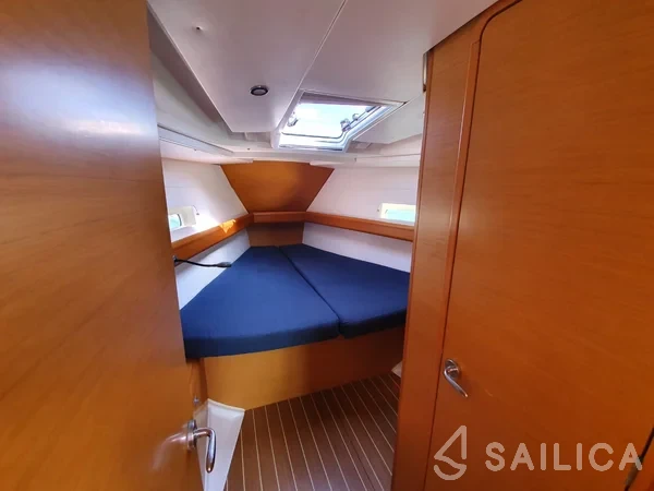 Sun Odyssey 409 - Yacht Charter Sailica