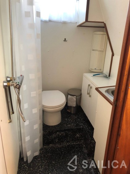 Merenpoort 1100s - Yacht Charter Sailica