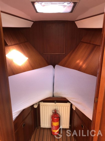 Merenpoort 1100s - Yacht Charter Sailica