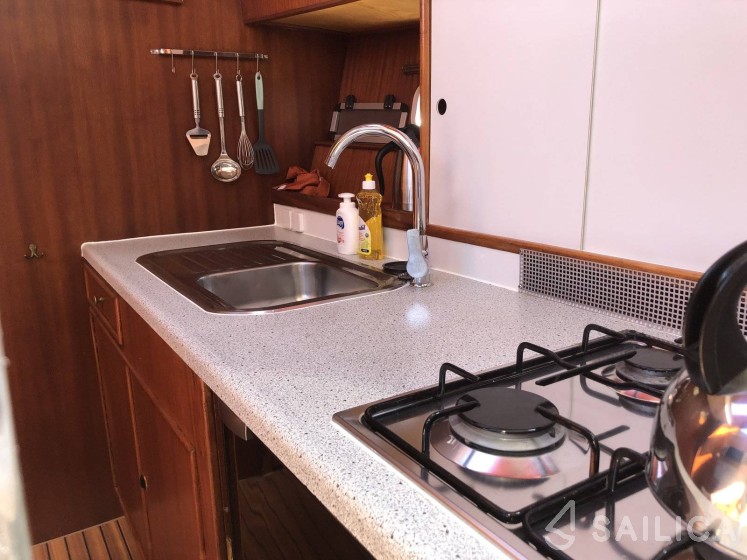 Merenpoort 1100s - Yacht Charter Sailica
