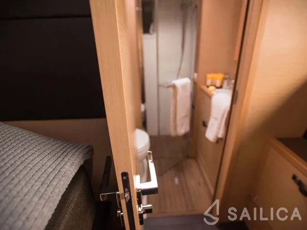 Lagoon 620 - Yacht Charter Sailica