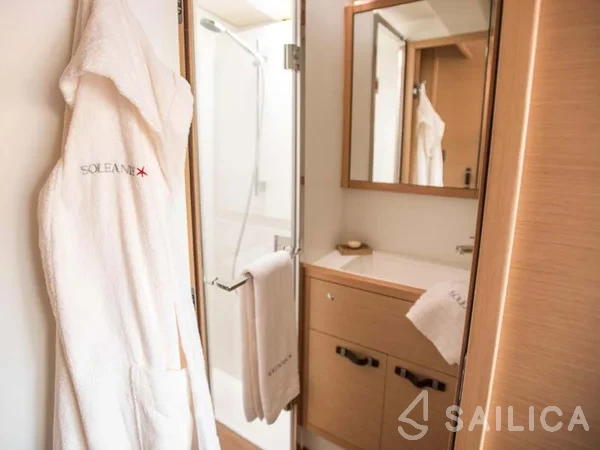 Lagoon 620 - Yacht Charter Sailica