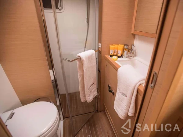 Lagoon 620 - Yacht Charter Sailica